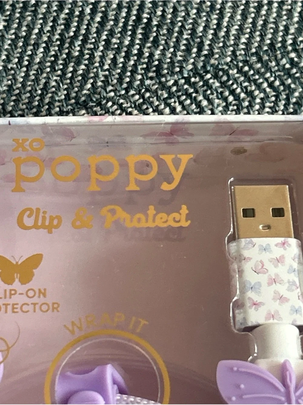 Poppy Clip & Protect USB-A to Lightning Cable – Lavender Butterfly